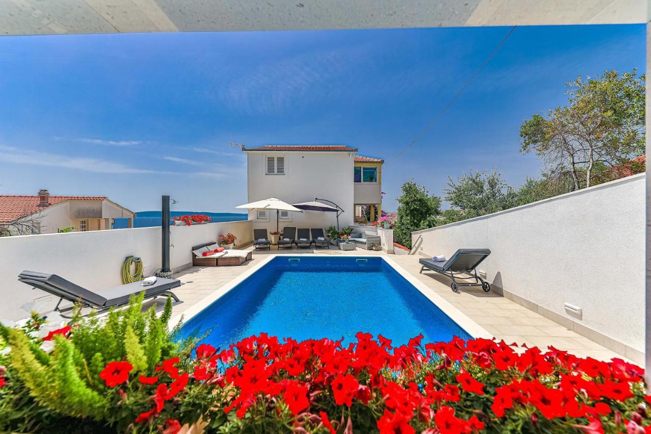 Apartments Villa Nea Leona Trogir Extérieur photo