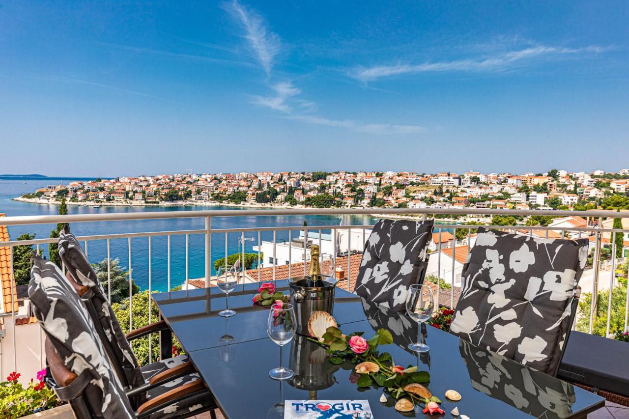 Apartments Villa Nea Leona Trogir Extérieur photo