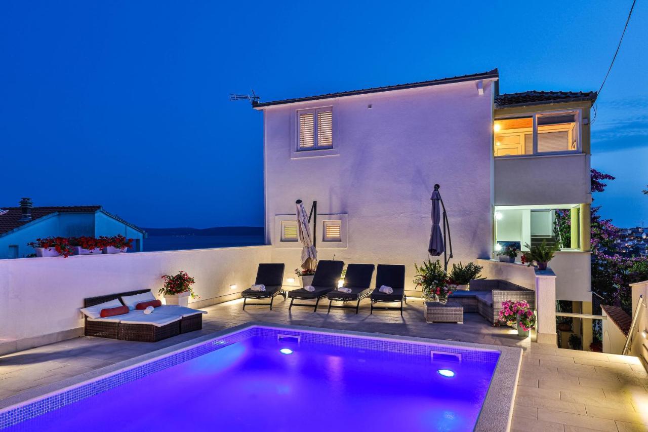 Apartments Villa Nea Leona Trogir Extérieur photo