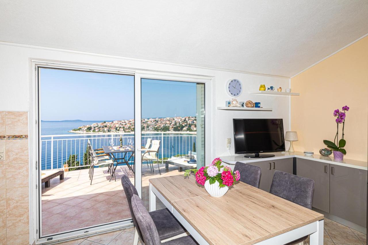 Apartments Villa Nea Leona Trogir Extérieur photo