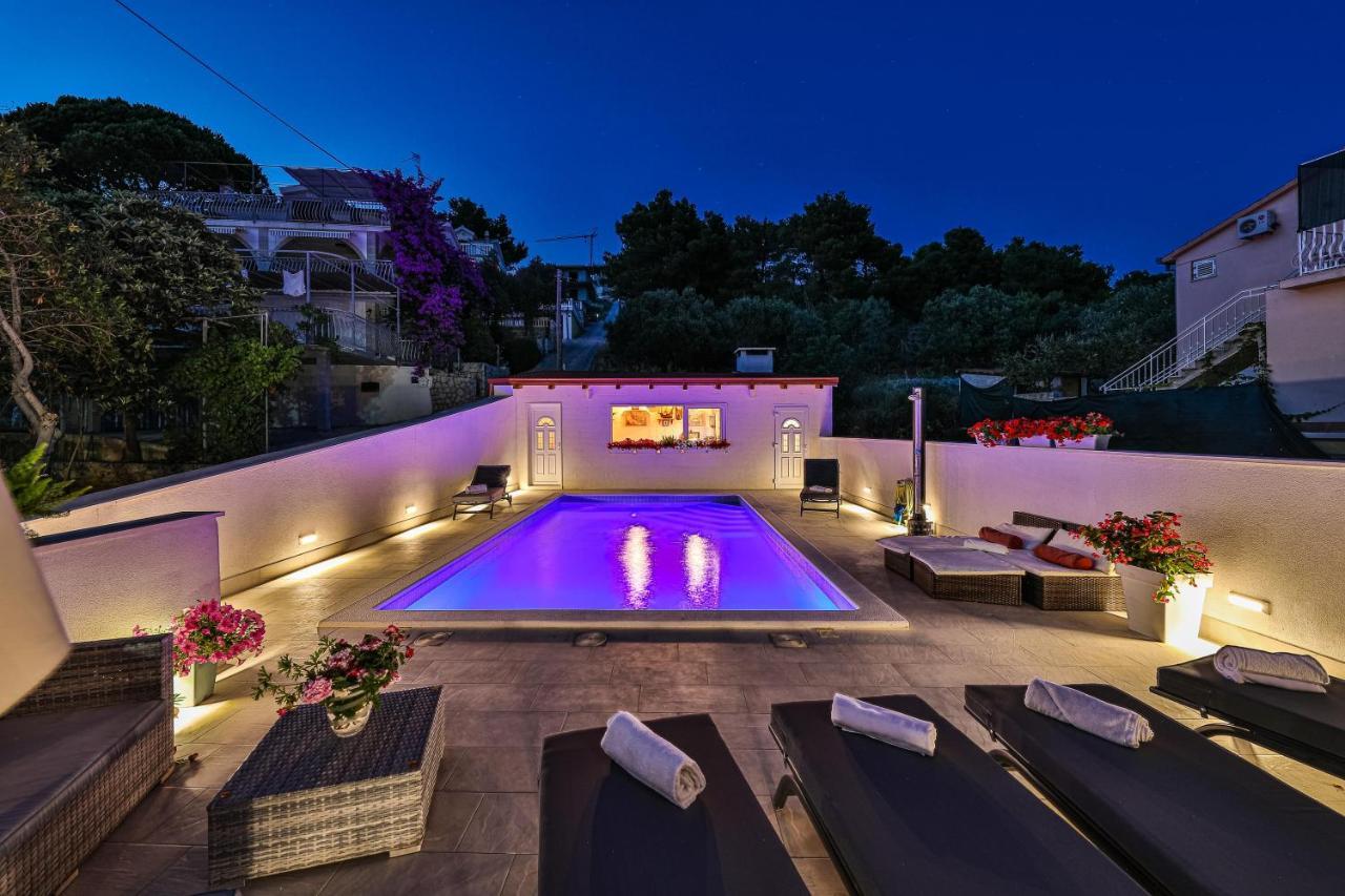 Apartments Villa Nea Leona Trogir Extérieur photo
