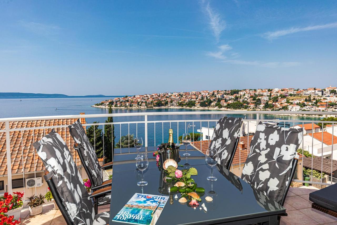 Apartments Villa Nea Leona Trogir Extérieur photo