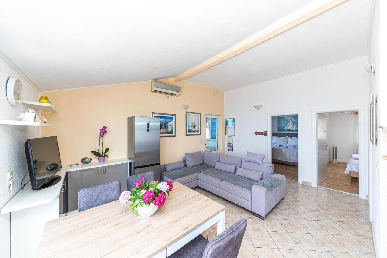 Apartments Villa Nea Leona Trogir Extérieur photo
