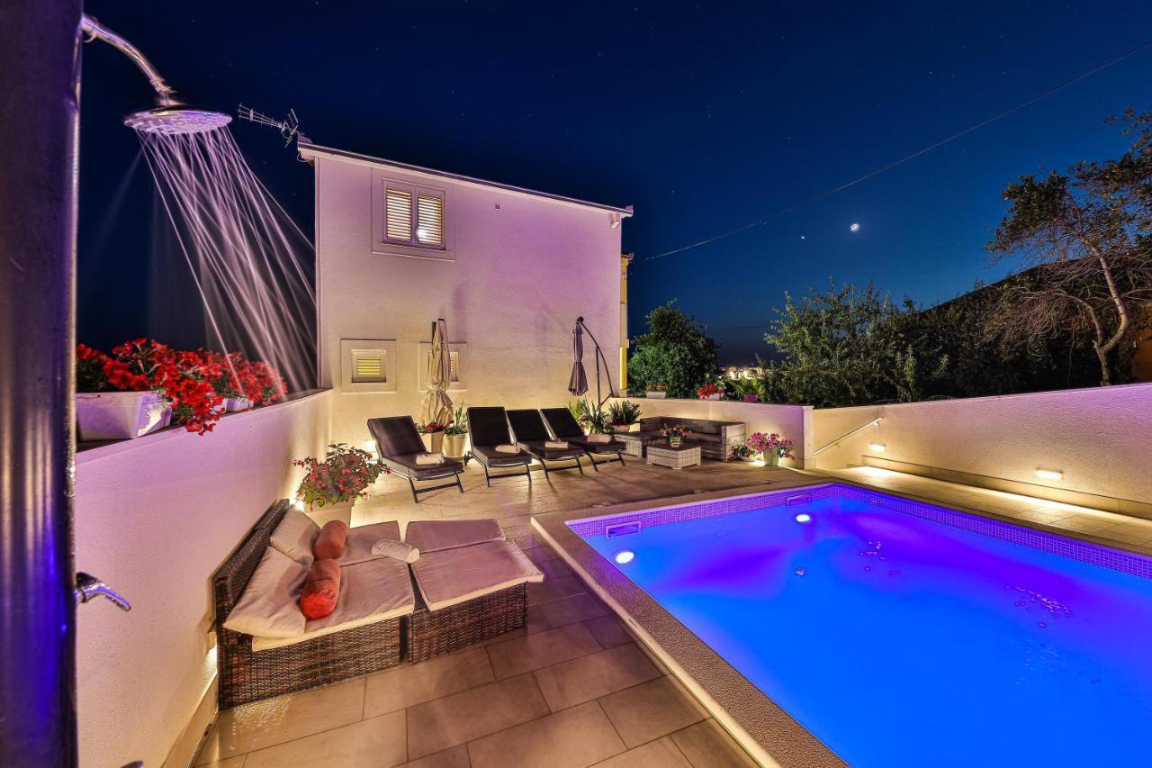 Apartments Villa Nea Leona Trogir Extérieur photo